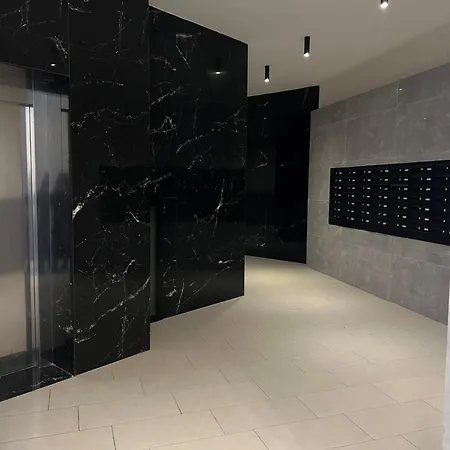 Διαμέρισμα Cozy Apartmens 2 *