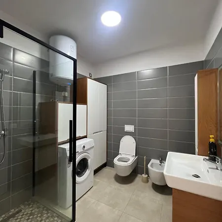 Διαμέρισμα Cozy Apartmens 2 *